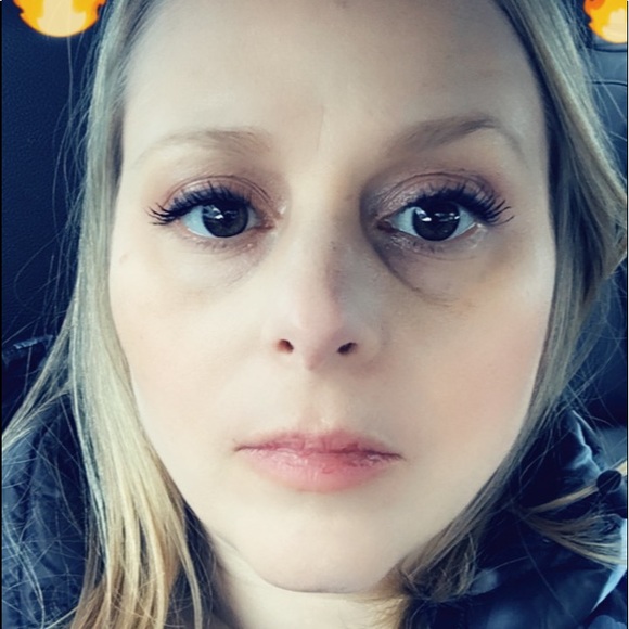 Meet your Posher, Bethany - Picture 1 of 2